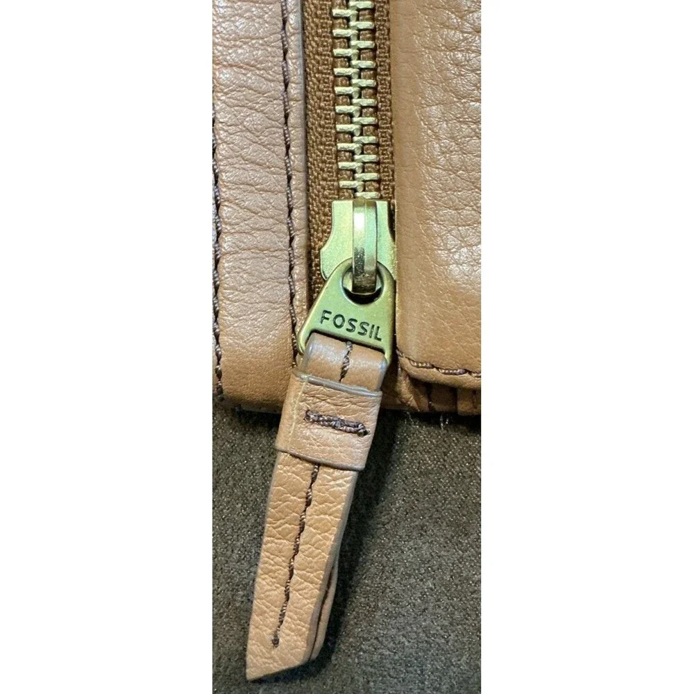 Fossil Karli Clutch Saddle Brown Women’s Wallet Leather Credit Card Slots Zipper